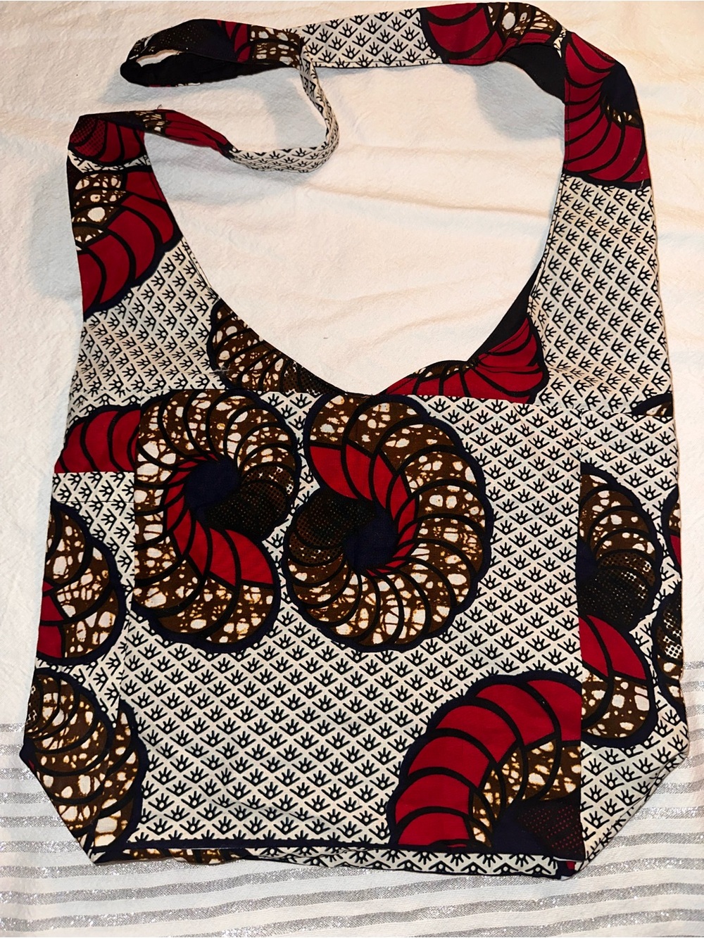 ⭐️ Stylish Print Shoulder Tote Bag in Red, Brown & Cream